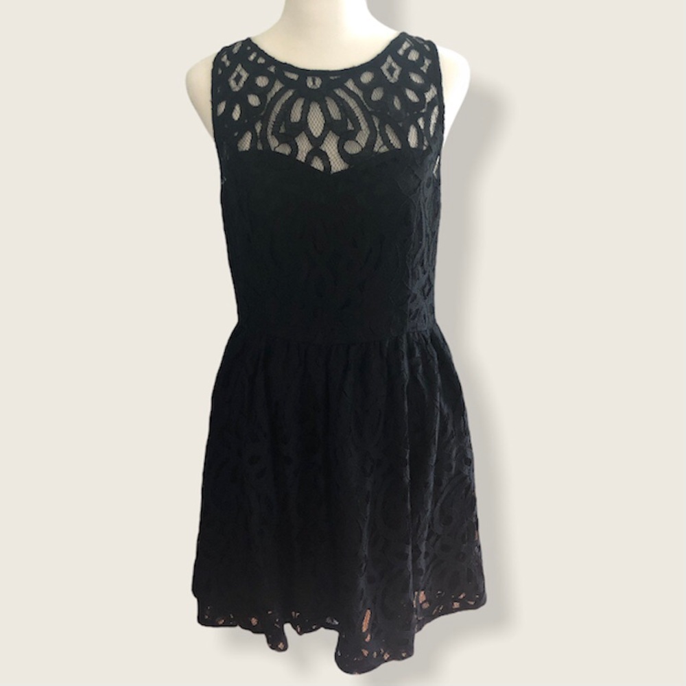 Lauren Conrad Dress Black Lace sleeveless midi size 8
